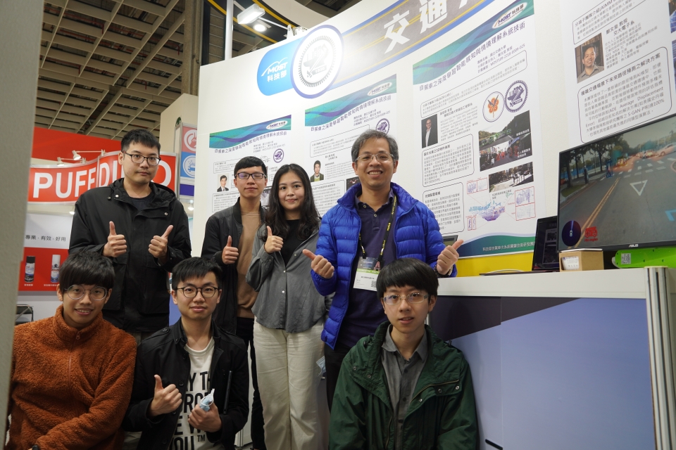 The research team at Taiwan`s National Yang Ming Chiao Tung University (NYCU) offers a different take on the existing methods for developing self-driving AI applications. (Photo courtesy of CENS)