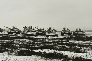 俄军战车部队在紧邻乌克兰国境的罗斯托夫地区进行演习。图档来源：联合报系／美联社
