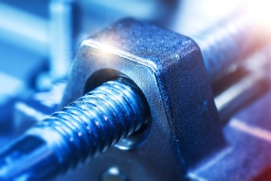 一支螺絲可以用15年！世豐三代傳承螺絲界LV，疫情中重返十年前營收高峰