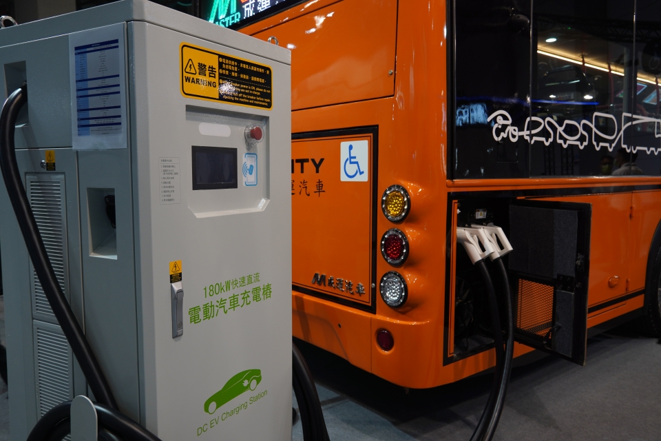 Master Transportation Bus Manufacturing showcases its electric bus model and charging station at the 2035 E-Mobility Taiwan show in 2021.