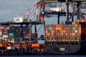 缺櫃、塞港未解 1~4月台灣國際商港貨物裝卸量年減2.4%</h2>