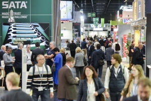 Crowds at the 2022 International Hardware Fare Cologne as pictured here. (Photo credit: Koelnmesse, INTERNATIONAL HARDWARE FAIR)