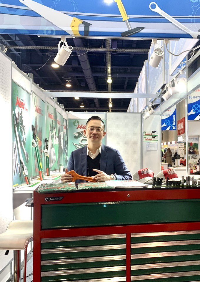 Chang Cheng-Chung, Chief Strategist of Hans Tool Industrial, said the company specializes in the production of auto repair tools and tool wagons. (Photo courtesy of Yen Wei)