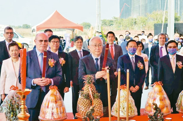 德商默克集團打造的全球首座大型半導體材料科技園區，昨（8）日在南科高雄園區動土。記者徐如宜／攝影