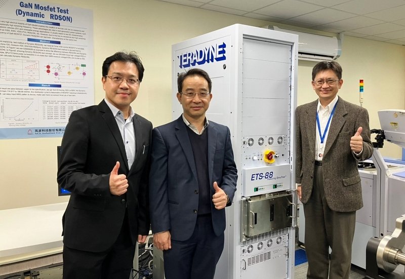 筑波科技業務總監廖晟偉（左起）、泰瑞達總經理高士卿、筑波科技總經理陳文豪。 業者／提供