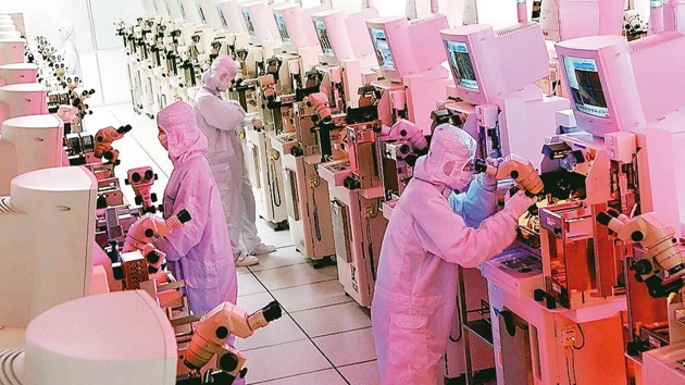 全球第二大封測廠艾克爾（Amkor）大陸上海工廠驚傳要求員工本月底至3月初休假停工五至八天，以因應訂單量偏低問題。（本報系資料庫）