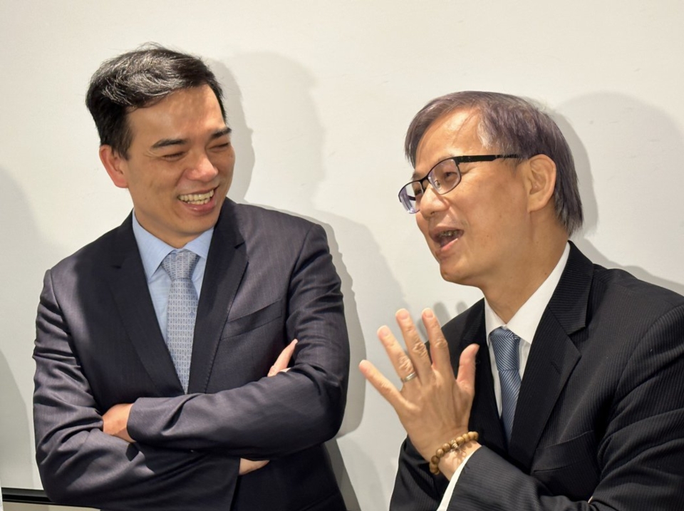 一年一度的2023 Touch Taiwan即將於4月19日開展，左為Touch Taiwan主辦單位台灣顯示器產業聯合總會（TDUA）理事長柯富仁，右為TDUA副理事長楊柱祥。記者馬瑞璿／攝影