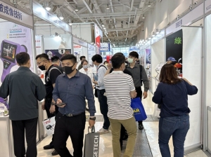 高雄自动化展及化工仪器展展出第三天，参观人潮不断。宋依静／提供