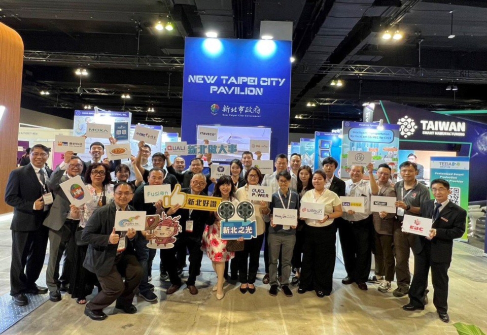 新北市政府今(19)日帶領22家新北廠商前往馬來西亞參加「馬來西亞智慧國家展」，共同爭取海外商機。新北市政府經濟發展局／提供