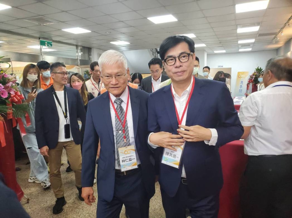 高雄市長陳其邁（右）今出席金屬工業研究發展中心60周年慶。記者王勇超／攝影