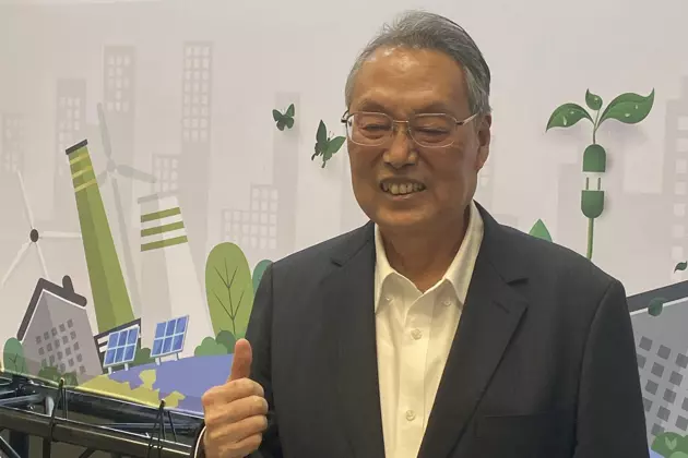 矽谷-物联网产业大联盟荣誉会长施振荣认为台湾可以发挥新能源技术输出。 王郁伦摄影