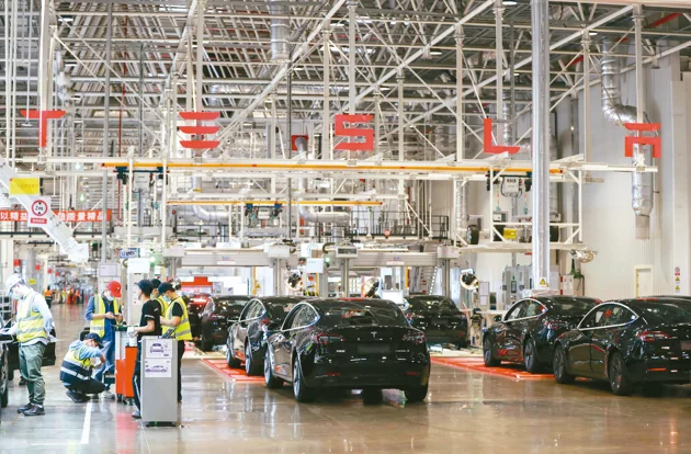 多家陆媒报导，特斯拉正计划重新启动上海第三期汽车工厂的建设。 （新华社）