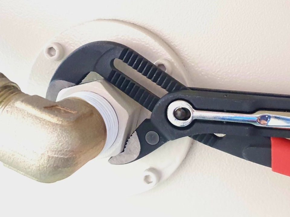 頂威展出專利新產品-省力萬能鉗(Fast release locking pliers)，設計上操作時可以較為省力與快速鬆脫。 頂威／提供