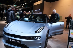 圖為今年2月瑞典電動車展上展示的極氪電動車。（新華社）