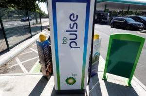 英国石油（BP）的电动车充电部门BP Pulse传出已裁撤10%人力，并一口气退出八国市场。 路透