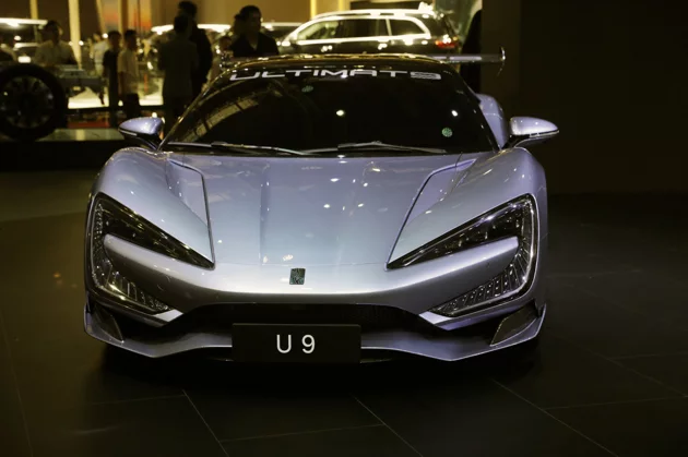 比亚迪25日发表人民币168万元（约新台币737万元）的高性能纯电超级跑车「仰望U9」。 （彭博资讯）