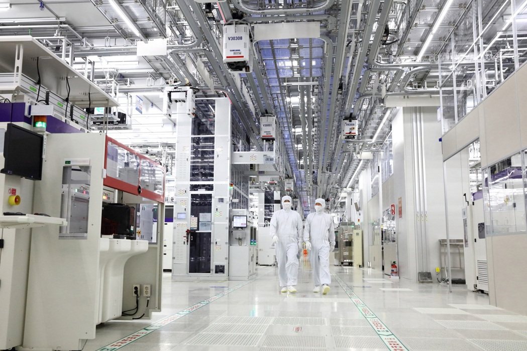SEMI發布調查指出，2024年全球半導體設備出貨金額1171億美元， 創歷史新高。（路透）
