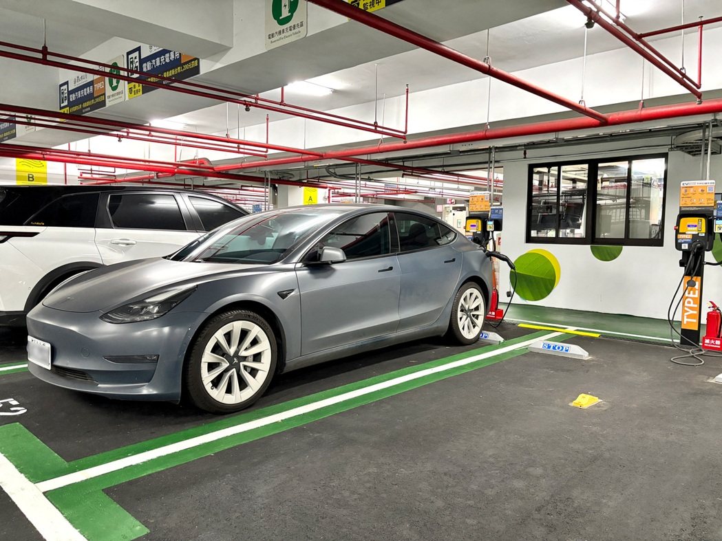 新北市停車場設備EVIR設備守護充電安全。業主/提供