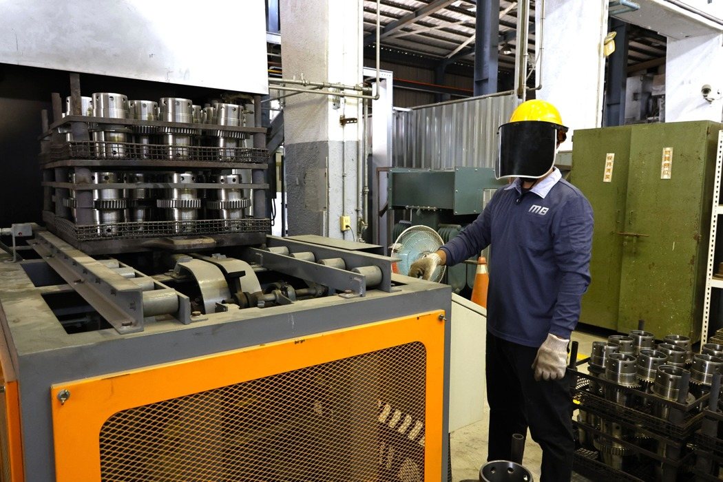 MIRDC set up Taiwan’s first ADI pilot plant with smart heat treatment and AI inspection, supporting component development for green energy, agriculture, rail, and machinery sectors.