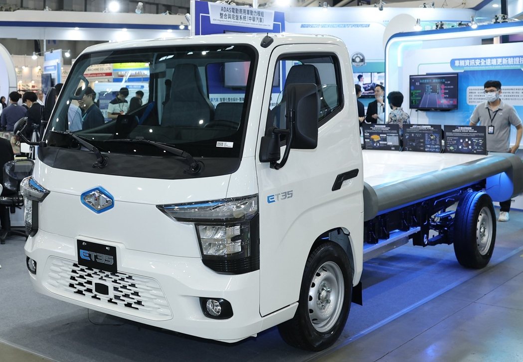 中華汽車ET35，取自「2025台灣國際智慧移動展」參展照片。 產發署/提供