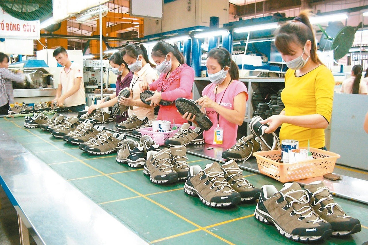 美國宣布與印尼達成關稅協議，稅率由32%降至19%，甚至低於越南20%，國內製鞋大廠包括寶成、豐泰、鈺齊、來億、中傑、志強等都「鬆了一口氣」。示意圖。聯合報系資料照