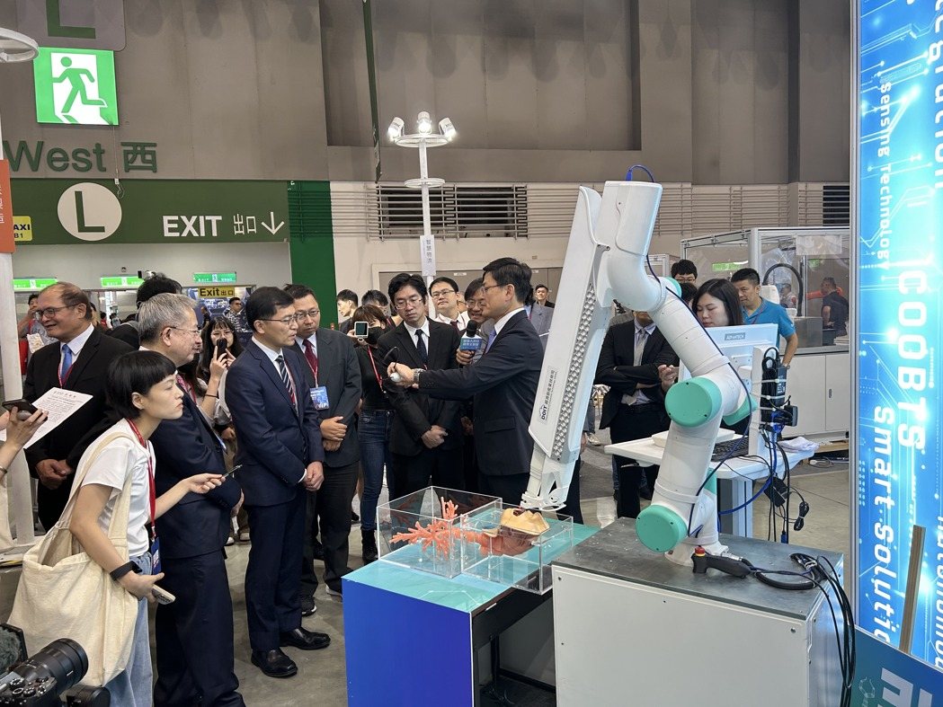 工研院研發「醫療內視鏡機器人」，無需體外穿刺大幅降低併發症。記者宋健生/攝影