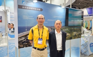 工研院材料與化工研究所副組長張冠甫博士（左）、技術經理戴元良博士一同合影。 張傑/攝影