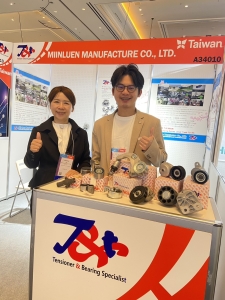 銘崙總經理湯鈞硯（右）和業務經理葉青青對展出頗具信心。(蕭永樂/攝影)