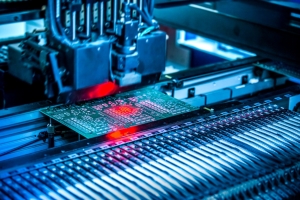 PCB 低碳、智慧制造新典范！经部推运用AI、IoT 及边缘运算</h2>