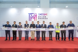 2025工具機暨智慧製造展昨在全新臺中國際展覽館盛大登場，開幕式來賓冠蓋雲集。 吳榮邦／攝影