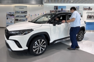 汽车市场步入年底销售旺季，且货物税补助政策持续发酵，民众购车需求涌现。示意图。记者黄淑惠／摄