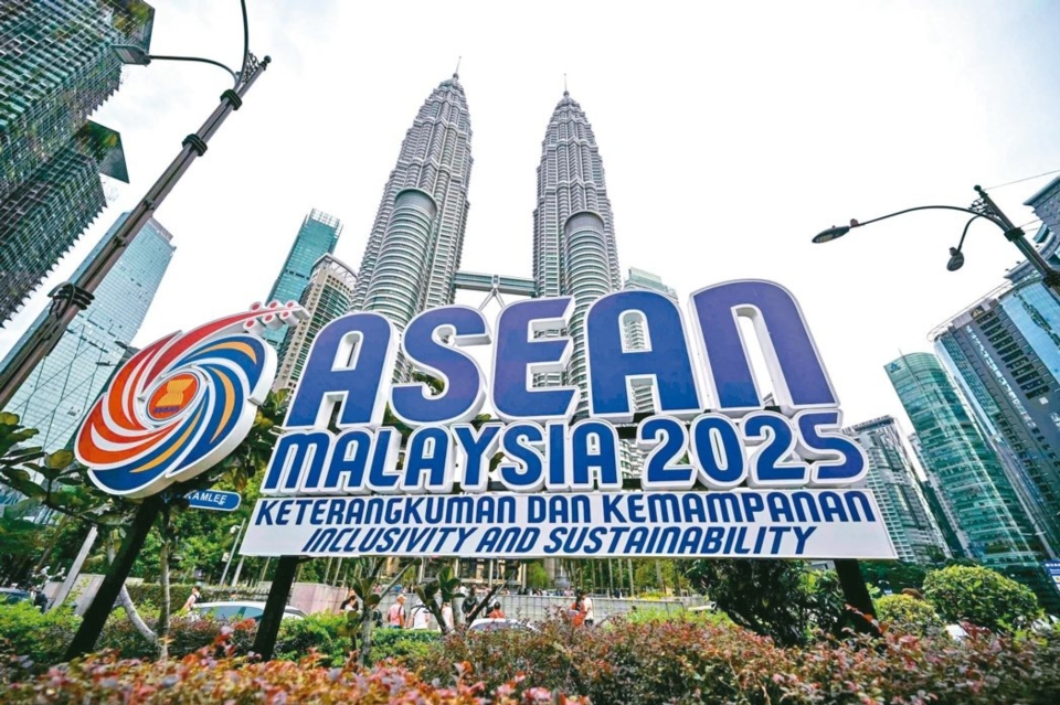 中經院今天發布2017—2024年的東協投資趨勢調查報告,顯示全球與台商在東協的投資均呈現大幅攀升,也凸顯供應鏈在地緣政治壓力下的重新洗牌。(法新社) 中經院今天發布2017—2024年的東協投資趨勢調查報告,顯示全球與台商在東協的投資均呈現大幅攀升,也凸顯供應鏈在地緣政治壓力下的重新洗牌。(法新社)