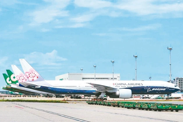 12月下旬对空运需求强劲，报价涨势相对有力，近两个月出口北美的空运报价出现连涨情况。联合报系资料照