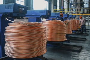 国际铜价暴涨，烧到科技业。路透