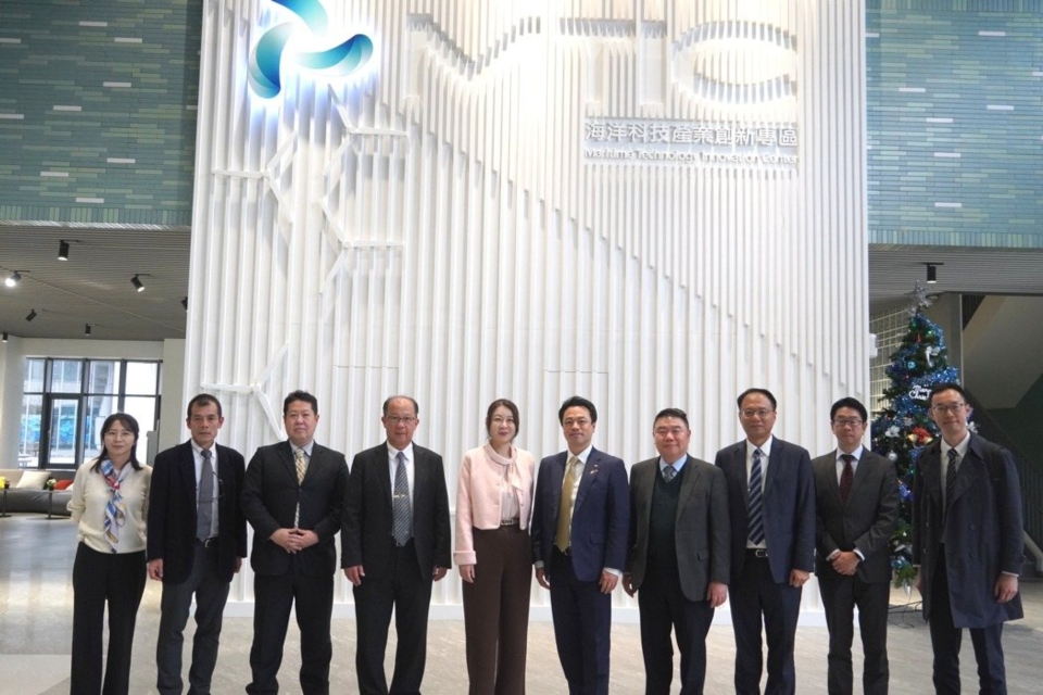 Mayor Suguru Kanazawa, Mayor of Tomakomai in Hokkaido, visits Taiwan's Metals Industry Research and Development Center (MIRDC). Photo courtesy of MIRDC.