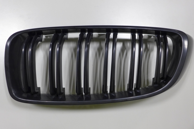 TUNING GRILLE FOR BM F32, GLOSS BLACK