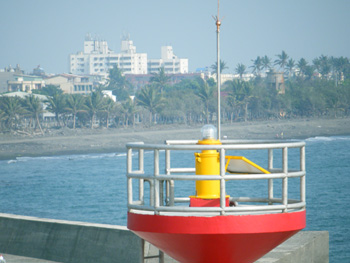 Solar-powered LED Guiding Lamp