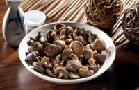 Dehydrated, Roasted Mushroom Chips Dehydrated, Roasted Mushroom Chips