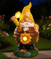 Resin gnome solar light
