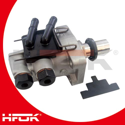 HYDRAULIC BRAKE MASTER CYLINDER