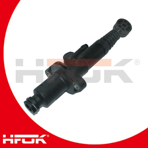 HYDRAULIC CLUTCH MASTER CYLINDER