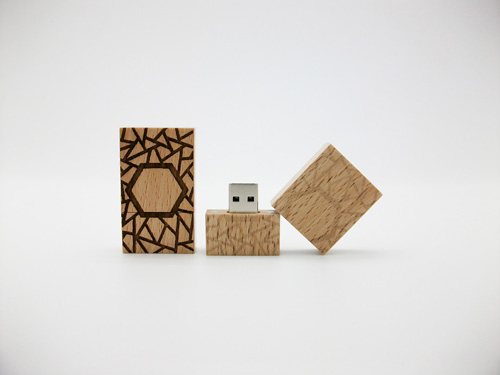 Woodcarving flash drive