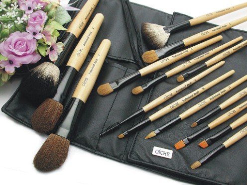 O`ICHE Make-up Wood Brush Set 15PCS