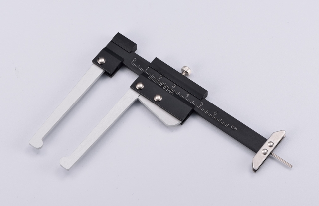 GAUGE FOR BRAKE DISC & TYRE DEPTH