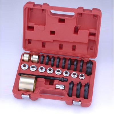 Professional Wheel Bearing Tool Set / Pullers & Under Car Tools