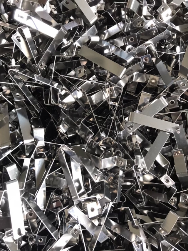 STAINLESS V-SHAPED SPRING CLIPS STAINLESS V-SHAPED SPRING CLIPS