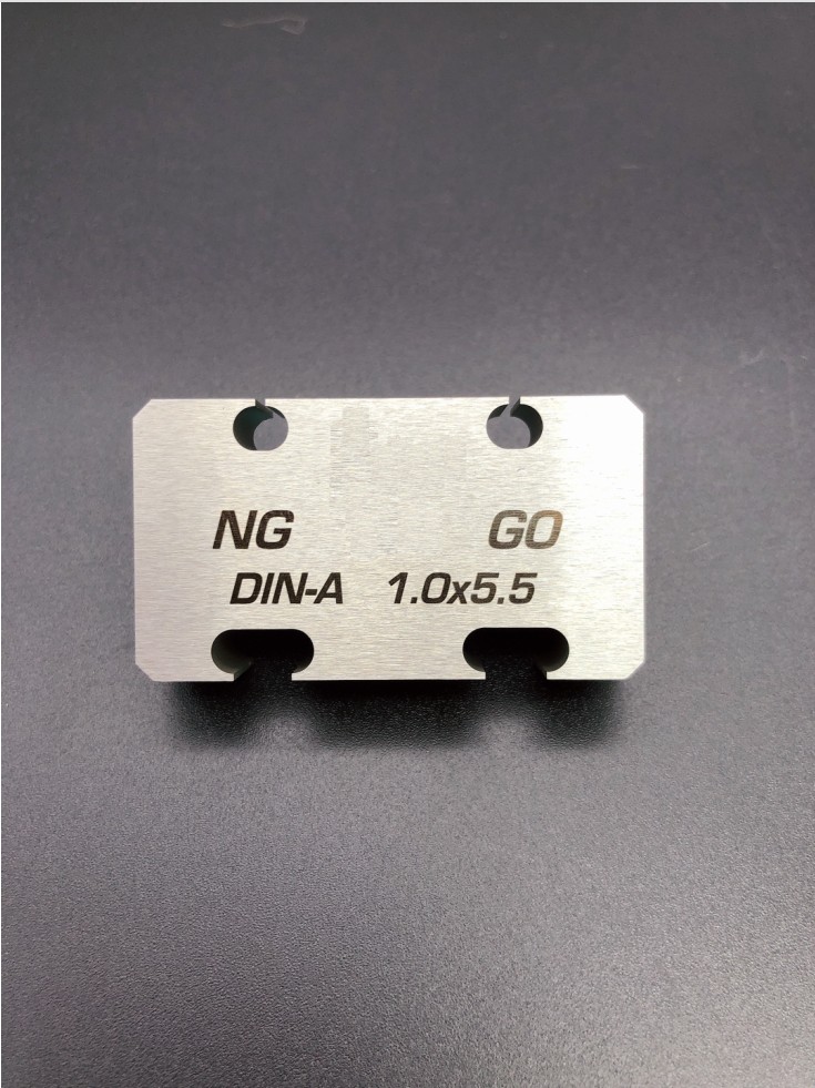 1.0x5.5 一字量规 1.0x5.5 一字量规