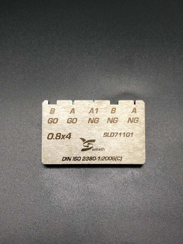 0.8x4 一字量規 0.8x4 一字量規
