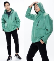 流線剪裁機能防水外套