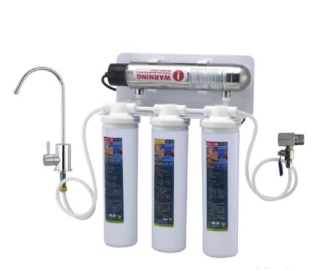 WATER PURIFIER WITH UV FILTER